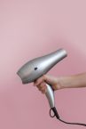 Comment coiffer vos cheveux avec un sèche-cheveux pour un look professionnel